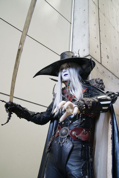 吸血鬼ハンター“D”」の衣装を26年かけて完成 原作の菊地秀行さん
