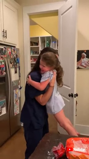 Kid Reacts To Mom Revealing Pregnancy News To Her - 1358356