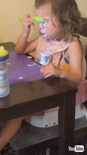 uTwin 4-Year-Old Girl Bored with Yogurt || ViralHogv