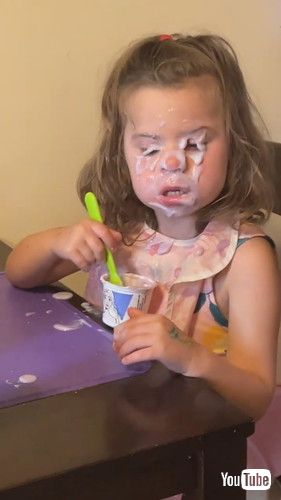 uTwin 4-Year-Old Girl Bored with Yogurt || ViralHogv