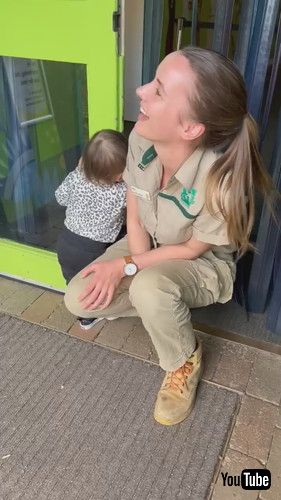 「Little Girl Uses Cuteness to Break Back into the Zoo || ViralHog」
