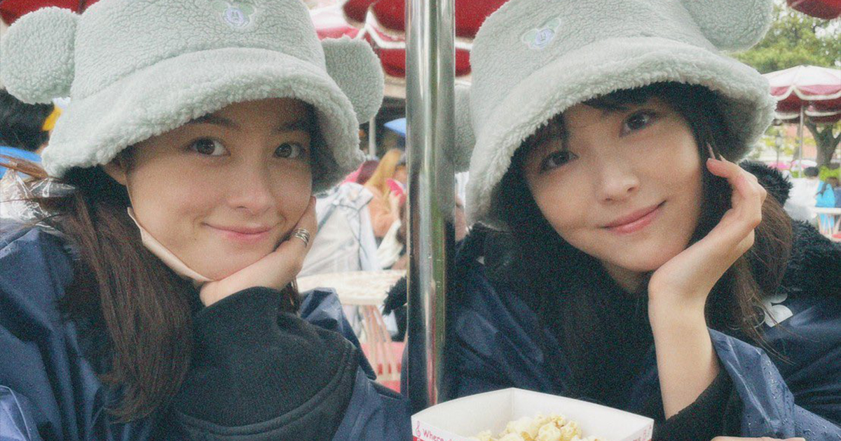 浜辺美波さん、橋本環奈さんと再びのTDL。「推しと推しが仲良しって尊い」と話題、浜辺さんを夢中にさせたディズニーキャラクターとは? : 令和の