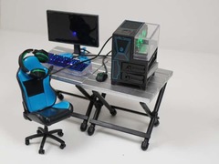 ギラギラ光るゲーミングPCがカプセルトイに 推しのフィギュアをコア 