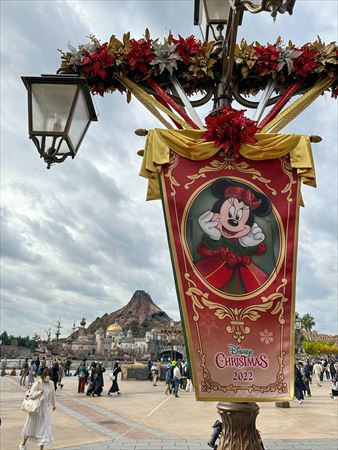 夢と魔法の王国に巨大クリスマスツリーが帰ってきた 東京ディズニーリゾートのクリスマス スペシャルなナイトエンターテインメントもやってくる 2 2 ページ ねとらぼ