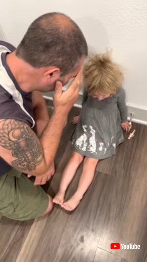 Cutest Reaction From Little Girl on Receiving Surprise Kitten - 1360147