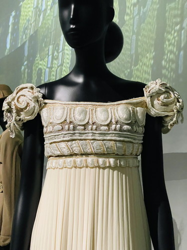 ディオール展”で「セーラームーン」のプリンセス・セレニティのドレス ...