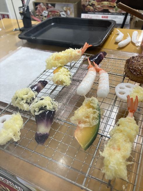 食品サンプル えび天 天ぷら 実演 作り方 職人技 いわさき おいしさのアート展