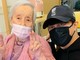 おばあちゃんも若々しい！　西川貴教、紀寿迎えた祖母との2ショットに「100歳には見えない」「パワフルで素敵」の声