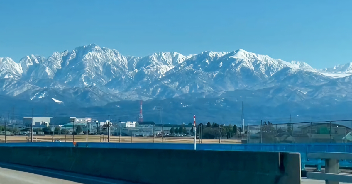 富山の絶景がすごい迫力 国道8号線から見える立山連峰が感動的だと話題(1/2 ページ) - ねとらぼ