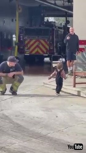 uToddler Walks Past Fire Fighter Dad While Paying Him Surprise Visit at Fire Station - 1395798v