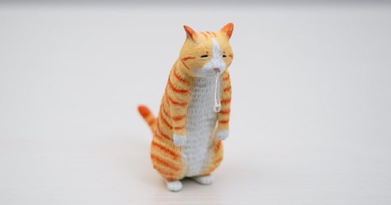 花粉症がヤバい猫”のフィギュアが「よくわかる！」「すごいツボ」 共感を呼ぶつらそうな表情に注目が集まる - ねとらぼ