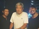 坂口憲二、プロレスラーの兄＆父と夜闇の家族ショット　レアな3人集合の画に「久しぶり！」