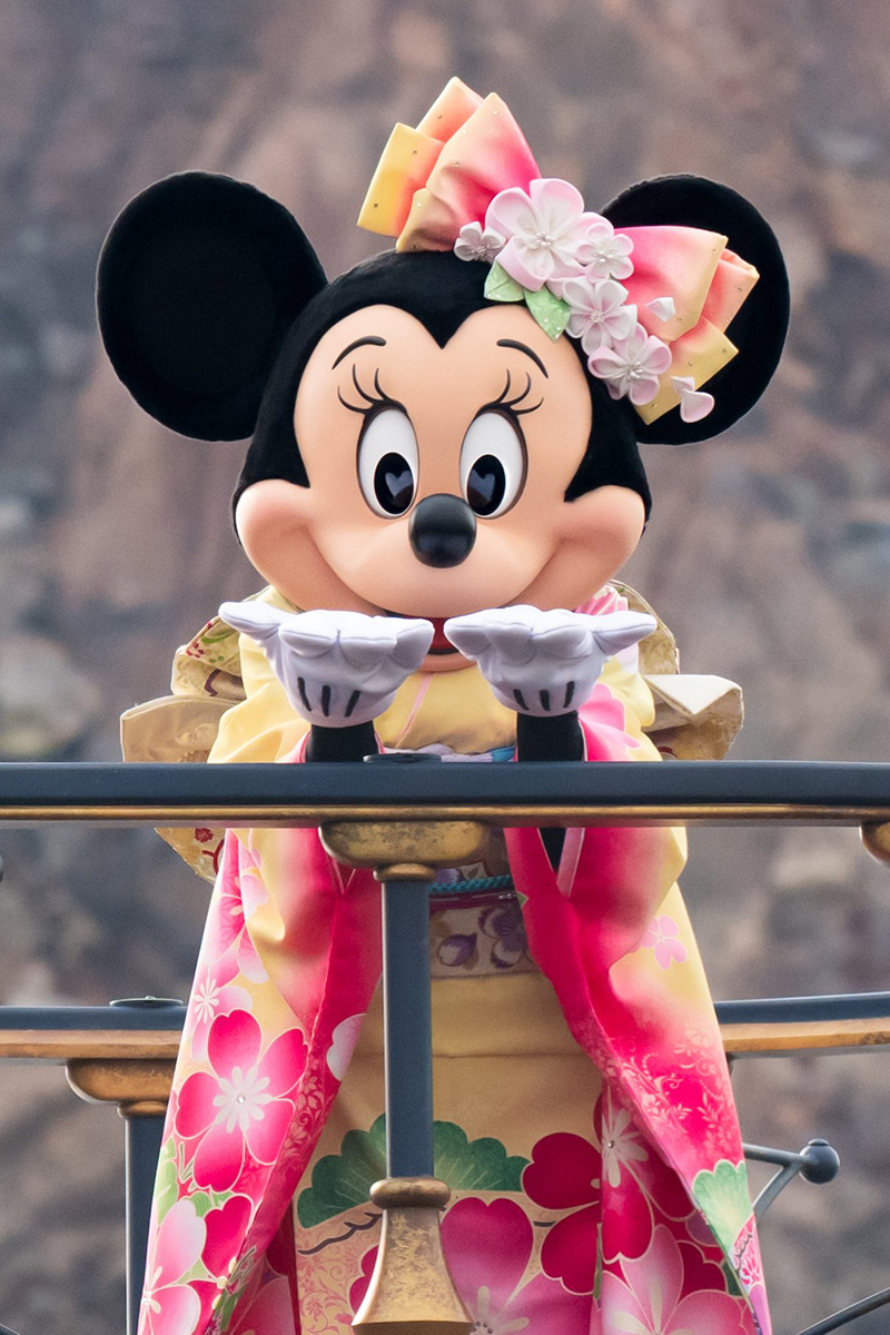 えええええ!!!」 ディズニーシーで撮影したミニーマウスの “目”をよく 