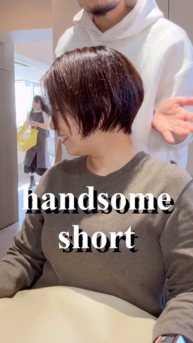 ロングヘアのくせ毛超多毛女性がばっさりカット