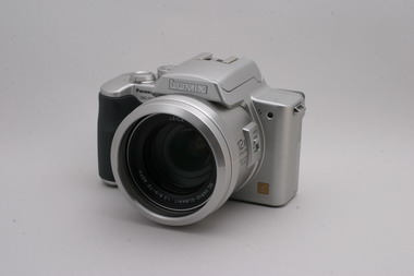Panasonic コンパクトデジタルカメラ LUMIX FZ DMC-FZ20