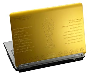 東芝 アディダスとのコラボpc Dynabook 06 Fifa World Cup Edition を発売 Itmedia Pc User