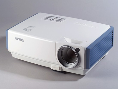 Benq 高い静音性の低価格dlpプロジェクター Mp510 Itmedia Pc User