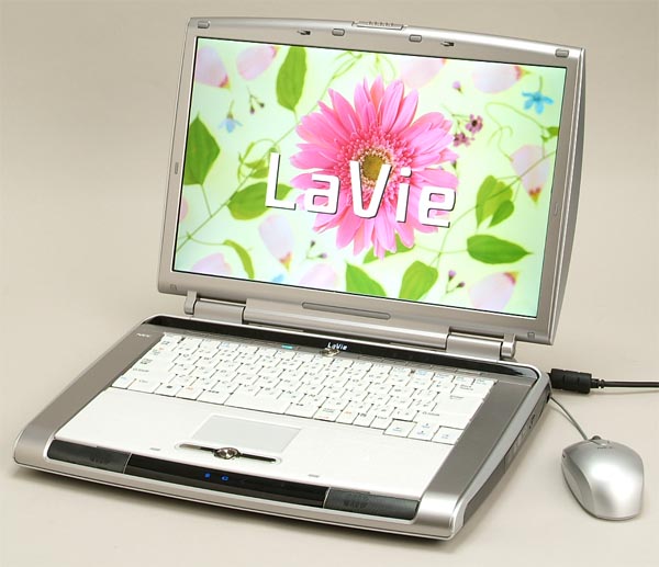 地デジとBlu-rayドライブを詰め込んだVistaノート――NEC「LaVie