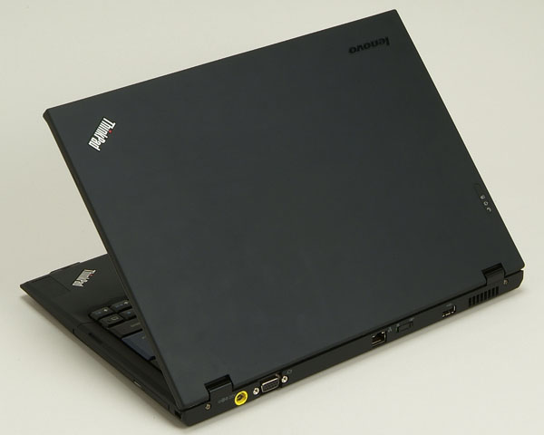 薄く、軽く、そして頑丈なモバイルノート――写真で解説する「ThinkPad
