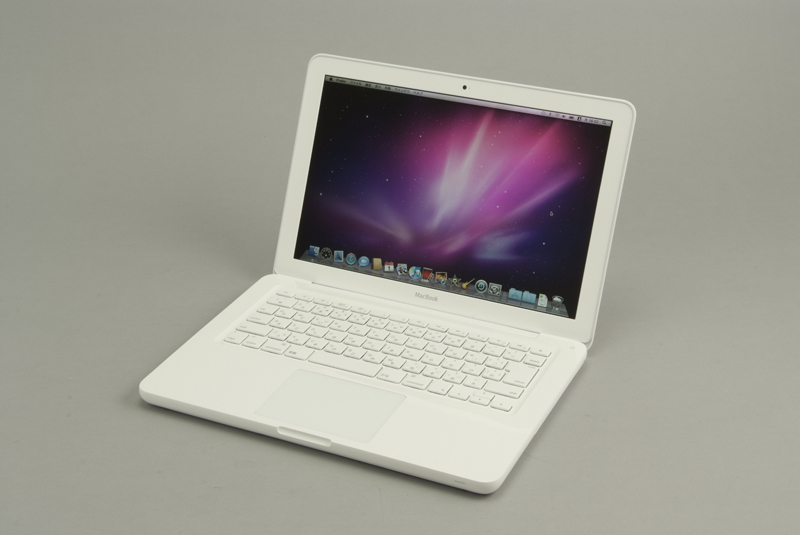 MacBook ポリカーボネイト白
