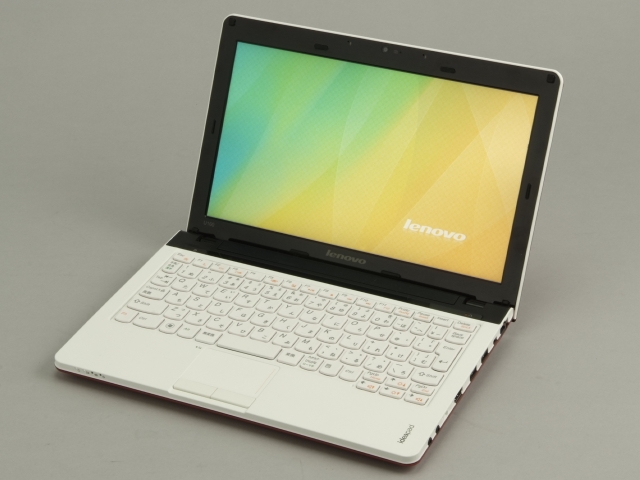 ノートパソコン LENOVO IdeaPad U160 Arrandale世代“CULV”ノートの実力は？──「IdeaPad U160」の見た目と