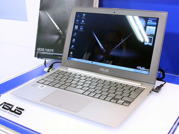 サンタさん、ZENBOOKが欲しいです」――ASUS冬モデルのタッチ＆トライイベント：会社帰りにいかが？ - ITmedia PC USER