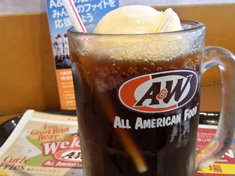 第6回 沖縄のlteは ブルーシールアイス 青空の下でかなり速い 編 あの名所 で使うemobile Lte 1 2 ページ Itmedia Pc User