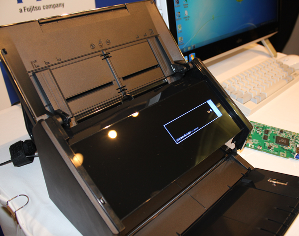 より使いやすく高速に――新世代ドキュメントスキャナ「ScanSnap iX500