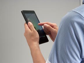 1万円台の7型タブレット、「IdeaTab A1000」「Diginnos Tablet DG-D07S」をまとめて試す（外観編）：Nexus