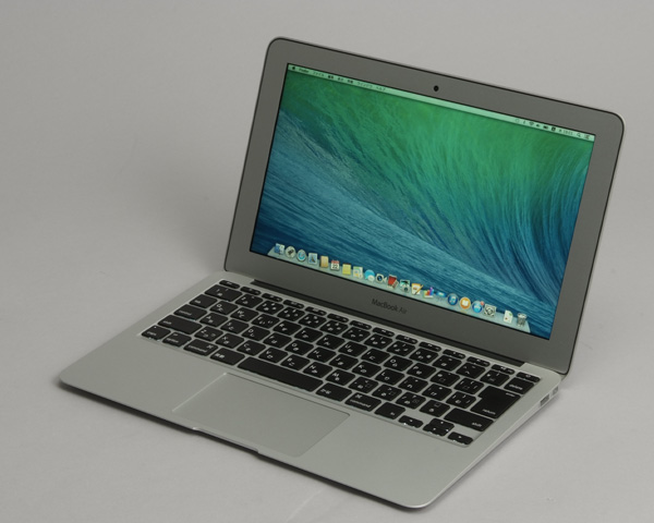 新型MacBook Airの液晶ディスプレイを測色器でチェック：Haswell