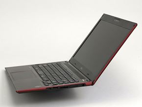 8万円台からの直販限定13.3型モバイルノート――「FMV LIFEBOOK UH（WU1 ...