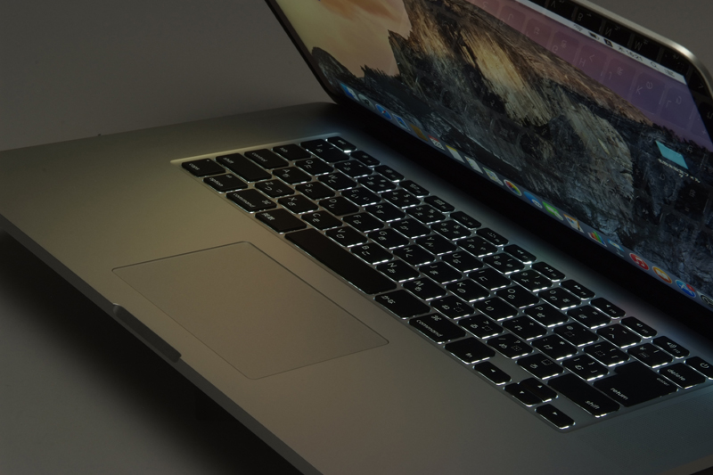 新しい15インチMacBook Proはどのくらい速い？：13インチモデルと比較