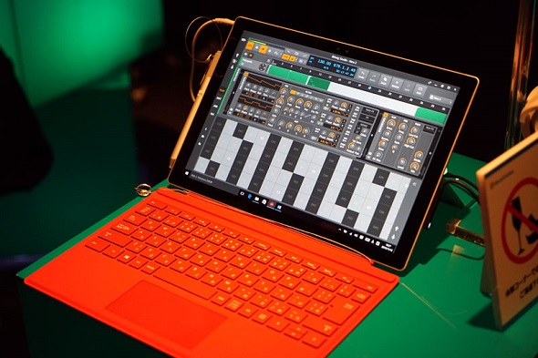 タッチで直感的に操作できる