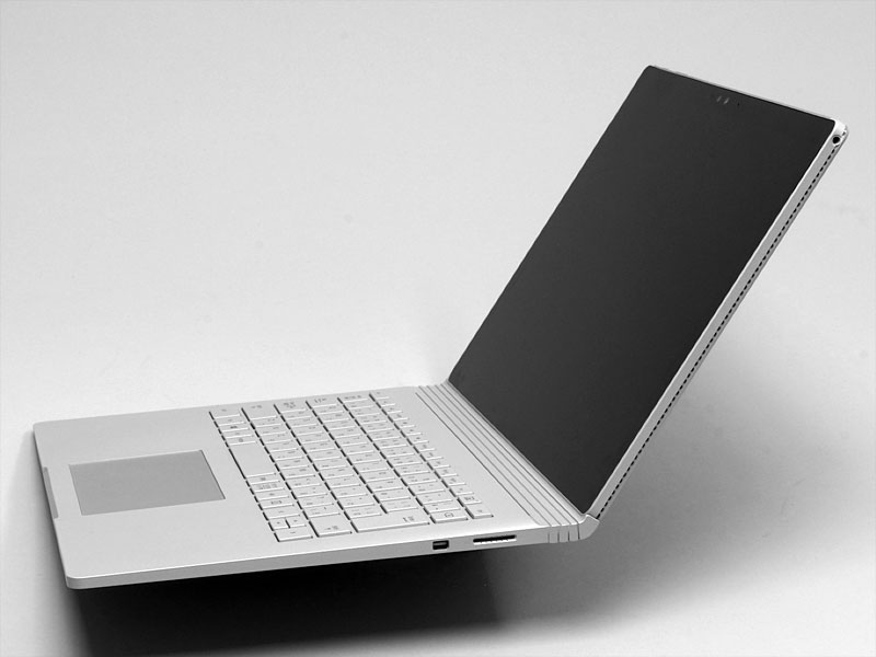 「Surface Book」徹底検証――触れば分かる上質感は37万円の価値アリ？：スペック外の魅力を求めて（1/7 ページ