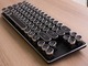 1万円でタイプライター気分にひたる　変態配列メカニカルキーボード「KFK51N」レビュー