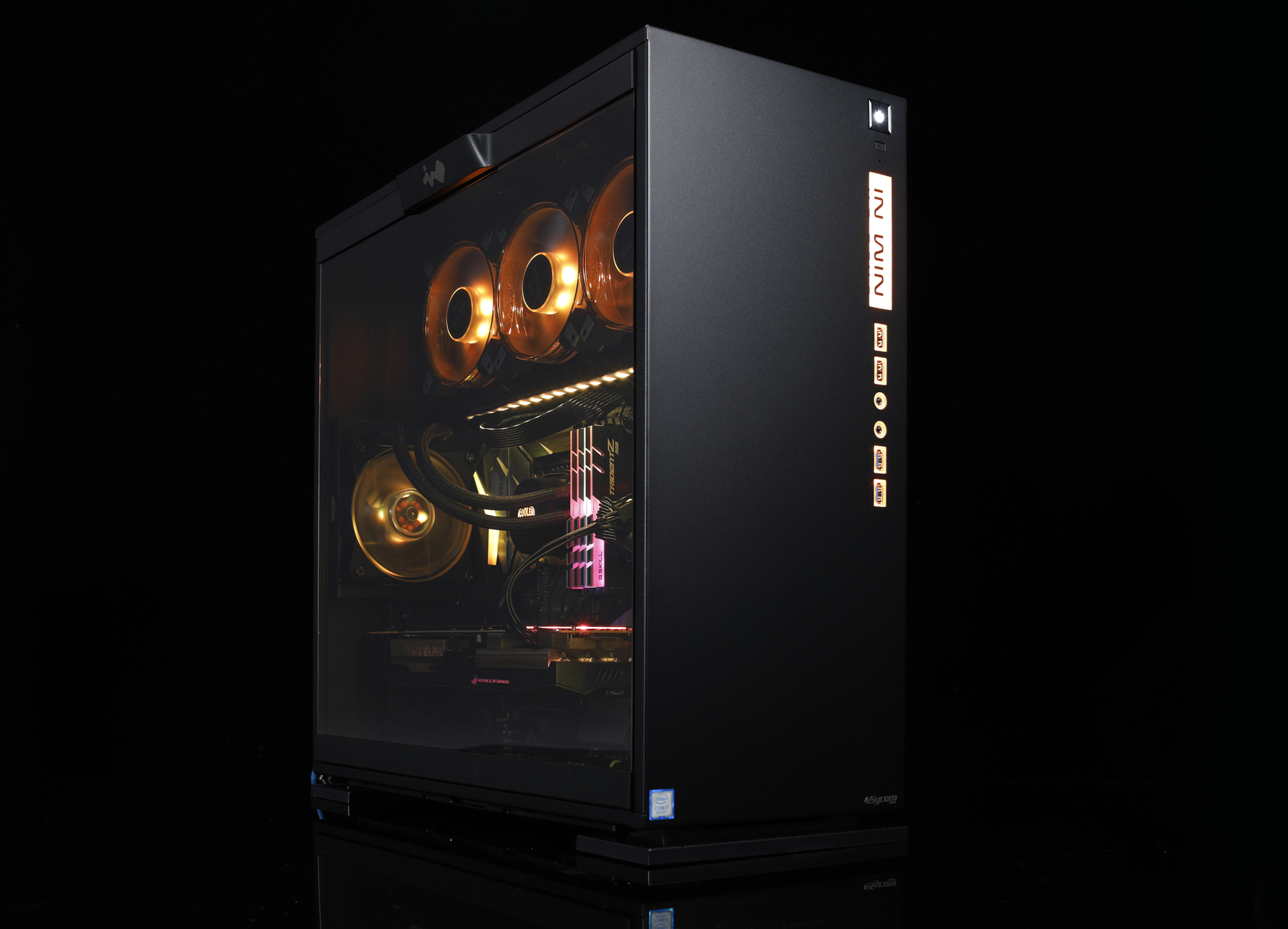 魅せるゲーミングマシン「G-Master Luminous RGB」フォトギャラリー