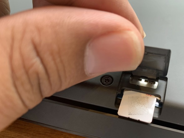 SIMカードスロット