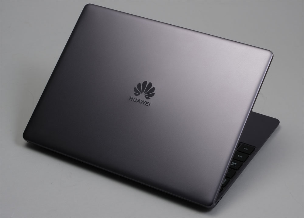スマホのファーウェイ”が作る新モバイルPCはどうだ？ MateBook 13の