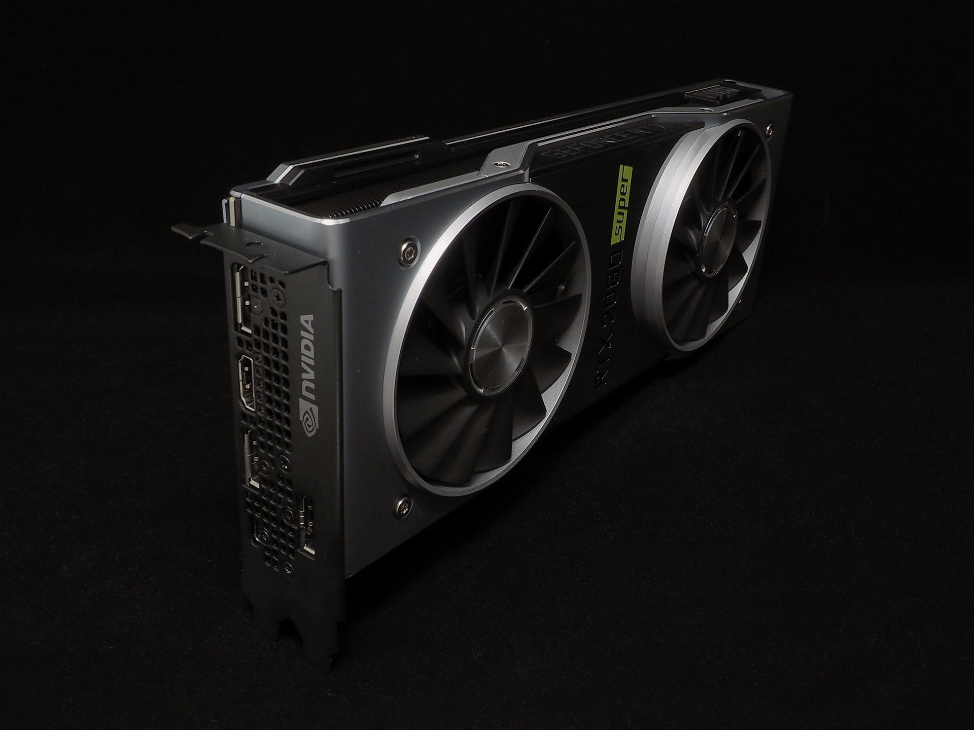 GeForce RTX 2080 SUPERをテスト 「脱フルHD」を目指すゲーマーにはお 