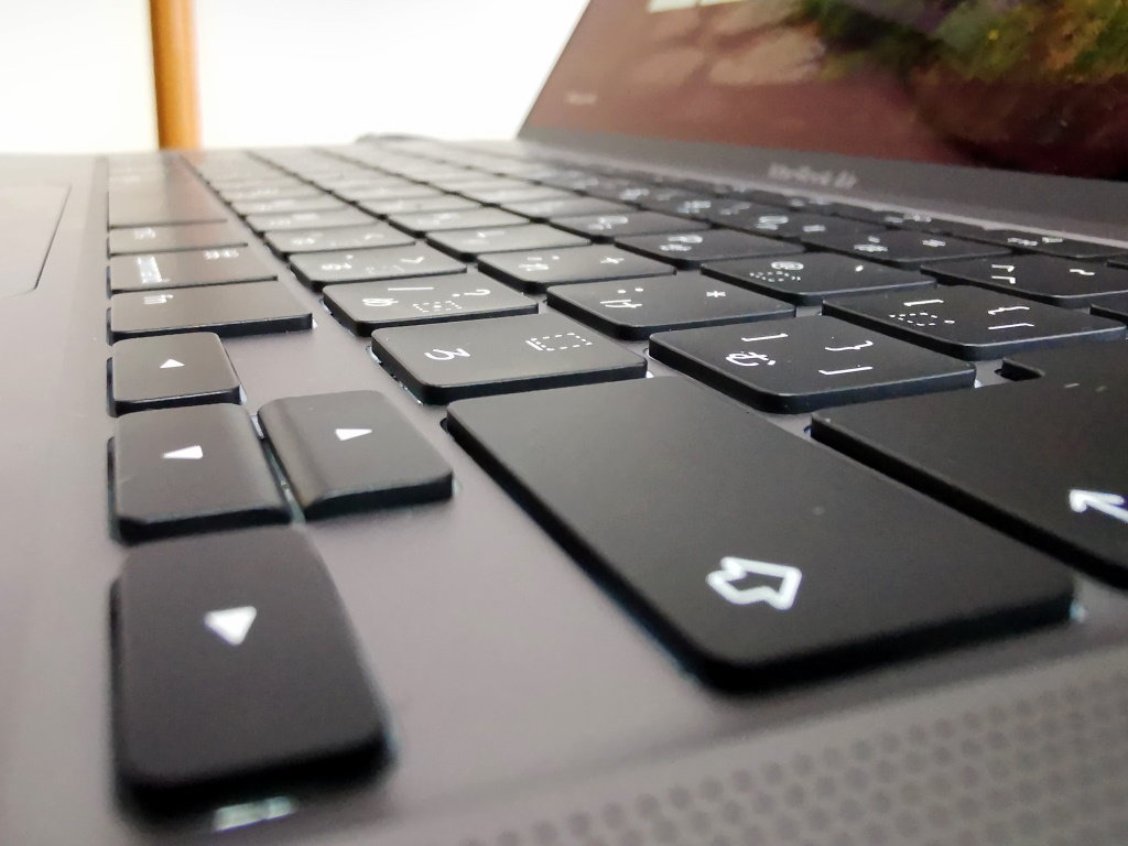 シザーキーボードが復活した Macbook Air 2020 打ち心地は Itmedia Pc User