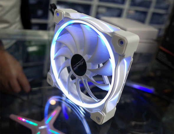 Wing Boost 3 ARGB White Edition Triple 120mm Fans