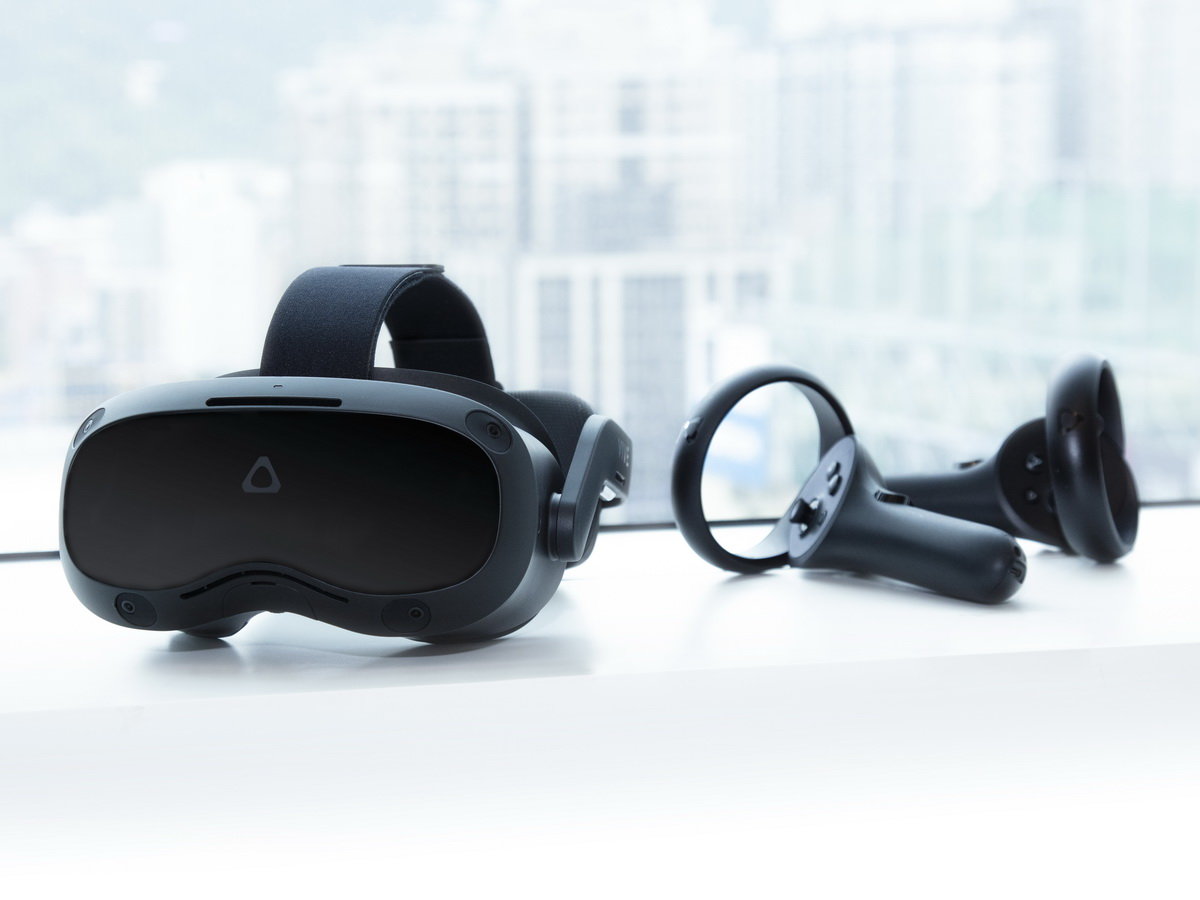 5K映像の中でビジネスがサクサク進む！ 「VIVE Focus 3」に触ってきた 