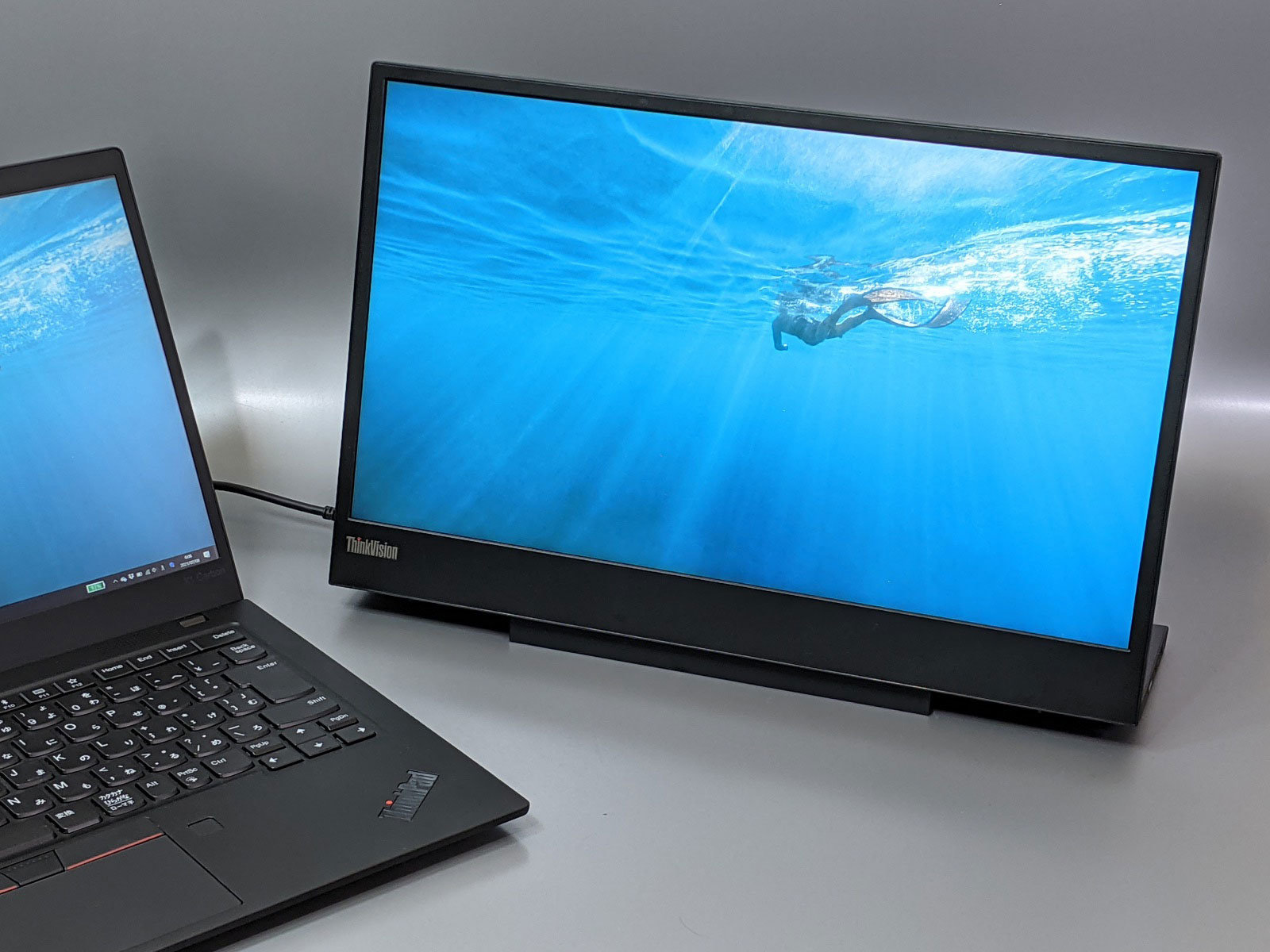 Lenovo ThinkVision M15 USB-C モバイルディスプレイ156型