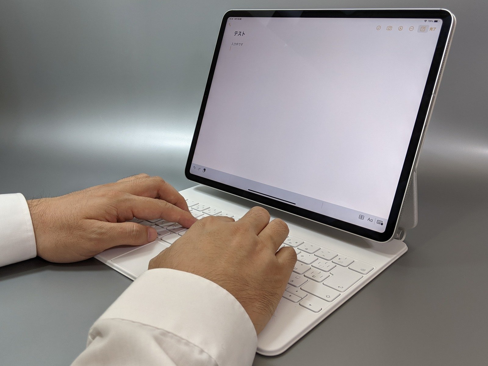 シルバー金具 11インチiPad用マジックキーボードMagic Keyboard日本語