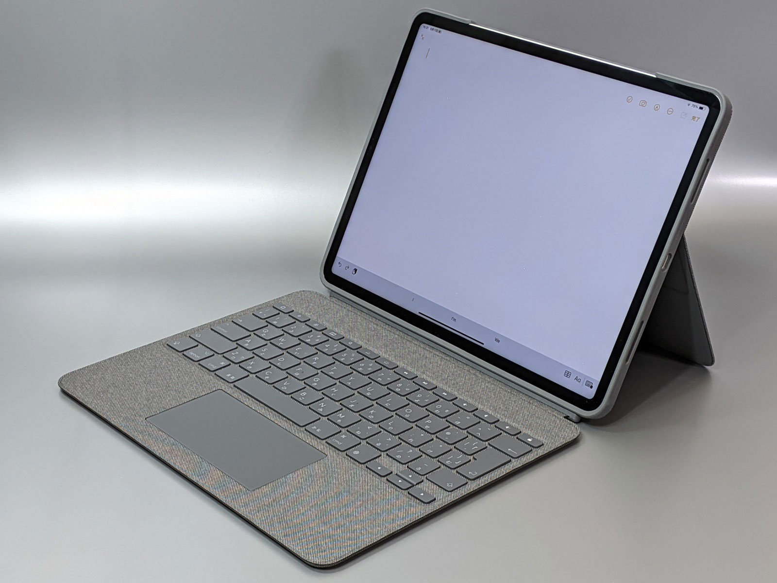 トラックパッドも備えたロジクールの新型iPad Pro向けキーボード一体型ケース「COMBO TOUCH」を使ってみた：Magic  Keyboardとの使い勝手の差は？（1/5 ページ） - ITmedia PC USER