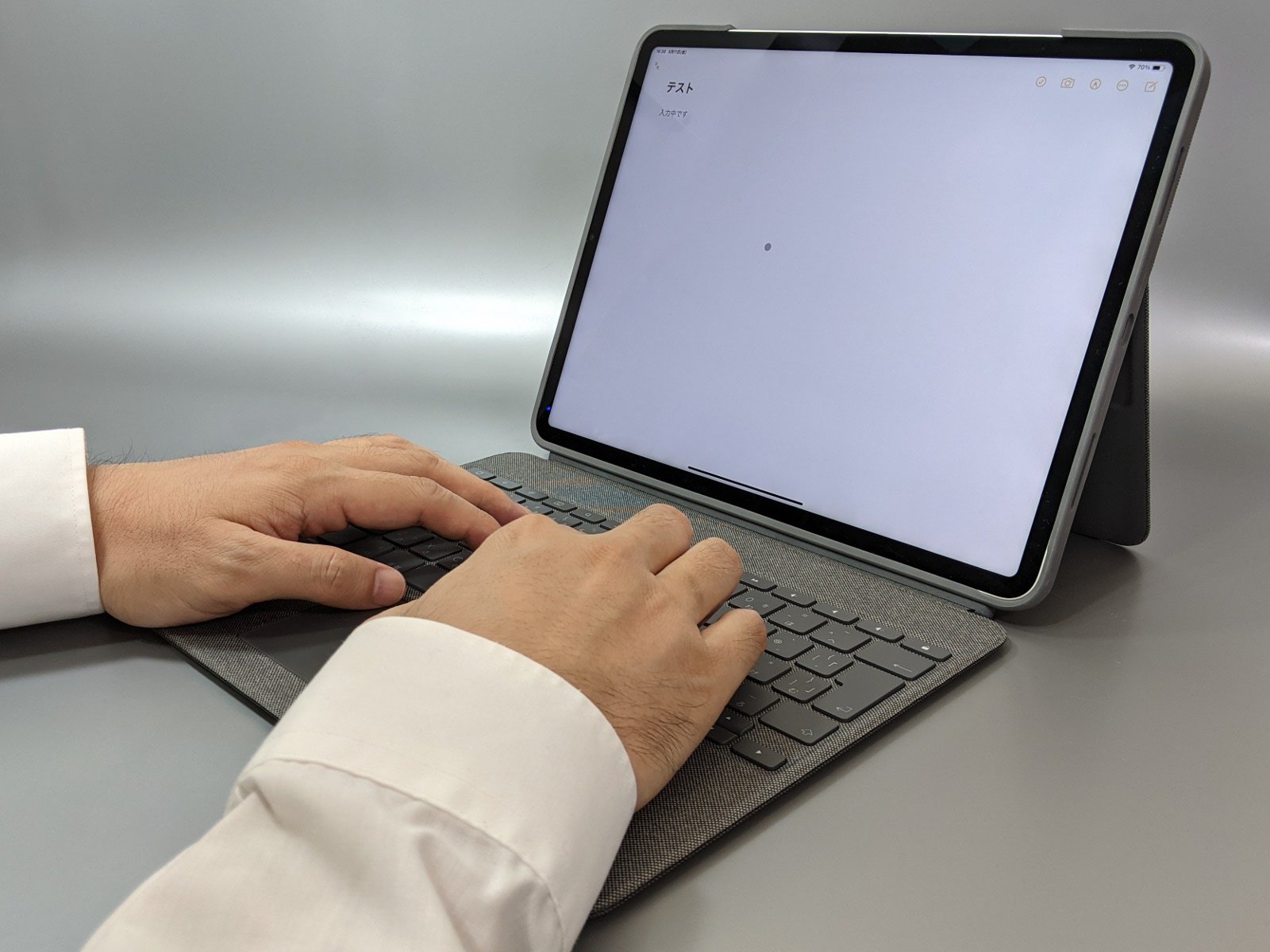 トラックパッドも備えたロジクールの新型iPad Pro向けキーボード一体型ケース「COMBO TOUCH」を使ってみた：Magic  Keyboardとの使い勝手の差は？（1/5 ページ） - ITmedia PC USER