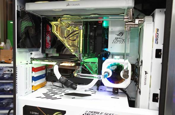 ROG MAXIMUS Z690 EXTREME GLACIAL