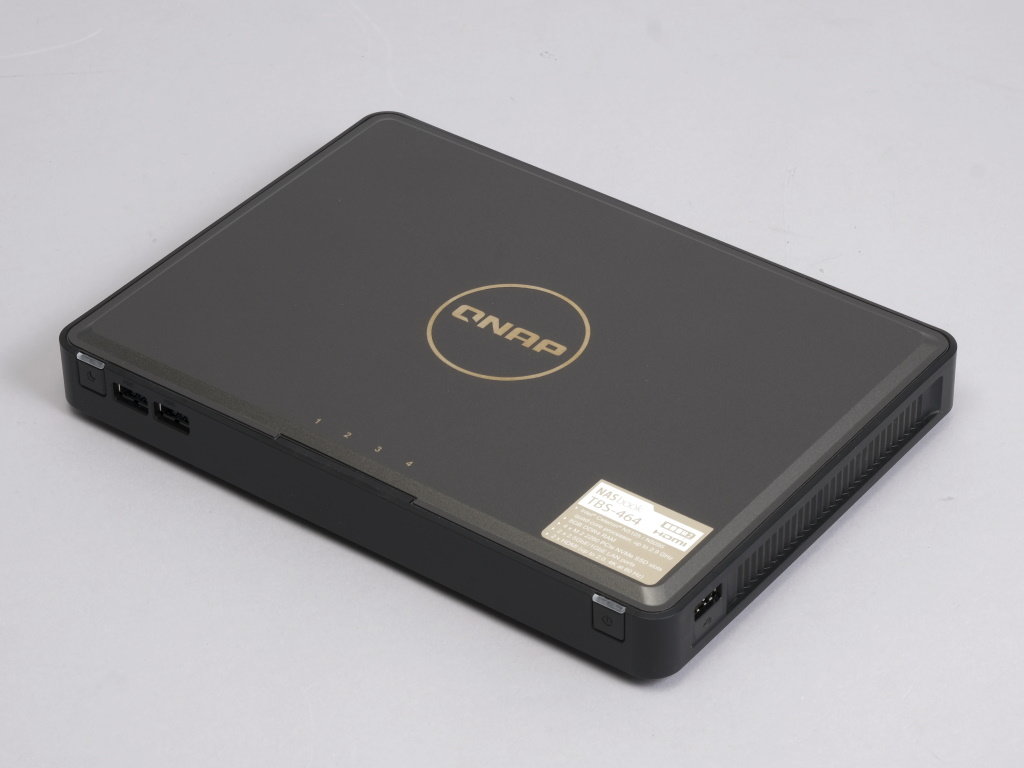 “オールM.2 NVMe SSD”がもたらすNAS新時代！ QNAPの「NASbook TBS-464」で未来を手に入れよう（1/3 ページ） - ITmedia PC