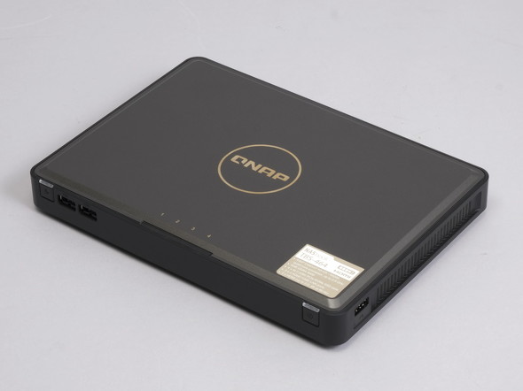 オールM.2 NVMe SSD”がもたらすNAS新時代！ QNAPの「NASbook TBS-464