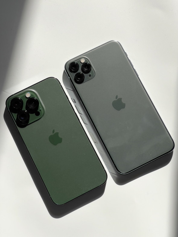 色的にも意義的にも深みがある緑色――「iPhone 13」「iPhone 13 Pro」の ...